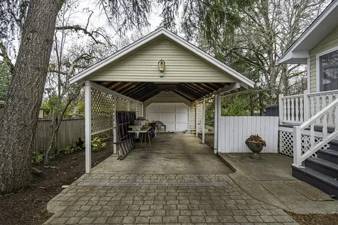 1210 NW Lawnridge Avenue Grants Pass OR 97526
