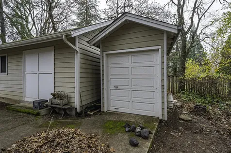 1210 NW Lawnridge Avenue Grants Pass OR 97526