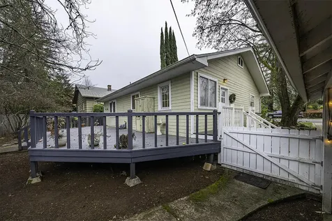 1210 NW Lawnridge Avenue Grants Pass OR 97526