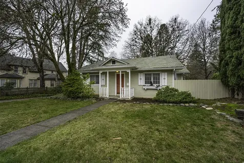 1210 NW Lawnridge Avenue Grants Pass OR 97526