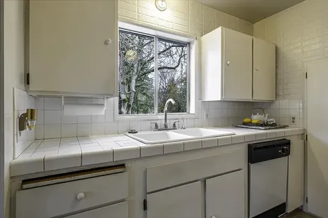 1210 NW Lawnridge Avenue Grants Pass OR 97526