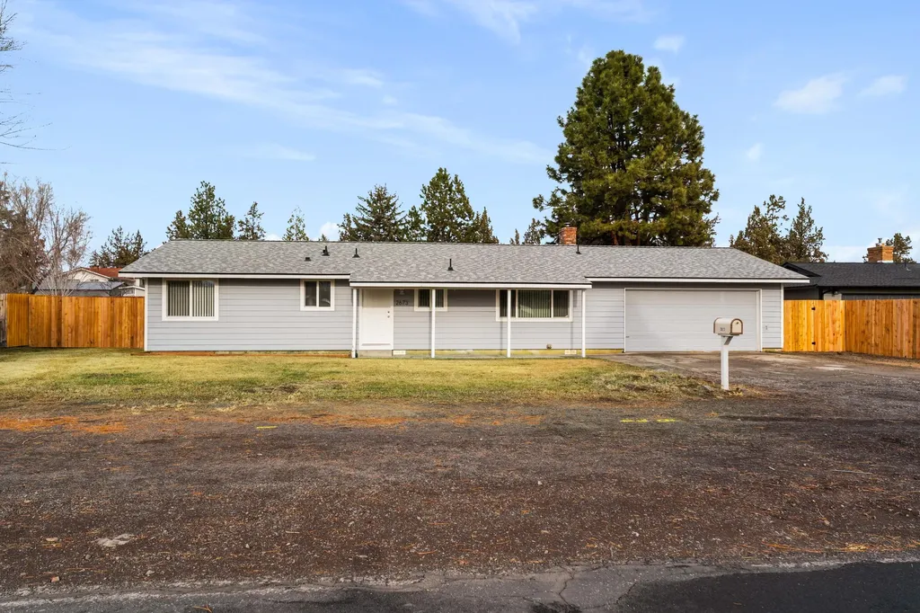 2673 SW Evergreen Avenue Redmond OR 97756