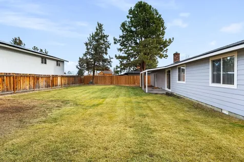 2673 SW Evergreen Avenue Redmond OR 97756