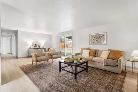 2673 SW Evergreen Avenue Redmond OR 97756