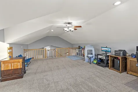 338 Cherry Wood Eagle Point OR 97524
