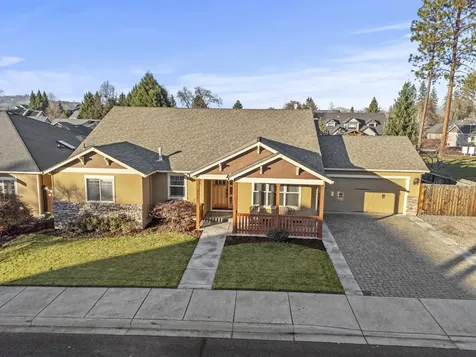 338 Cherry Wood Eagle Point OR 97524