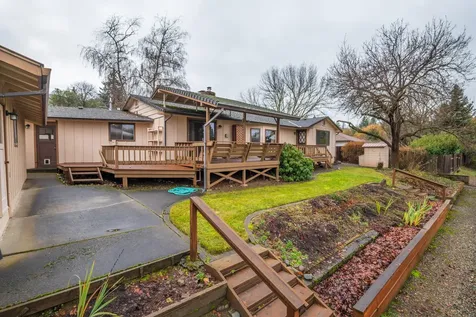 244 Swarthout Drive Grants Pass OR 97527