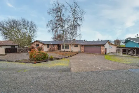 244 Swarthout Drive Grants Pass OR 97527