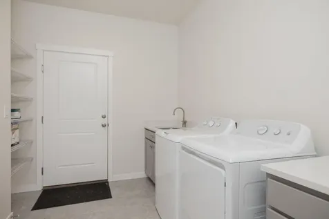 15989 Bull Bat Lane La Pine OR 97739