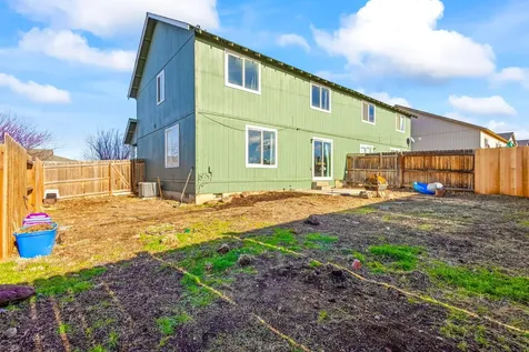 336 SE Leisek Way Madras OR 97741