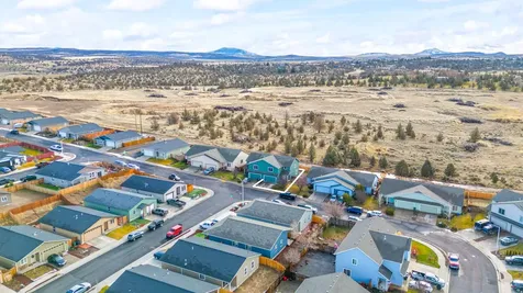 336 SE Leisek Way Madras OR 97741