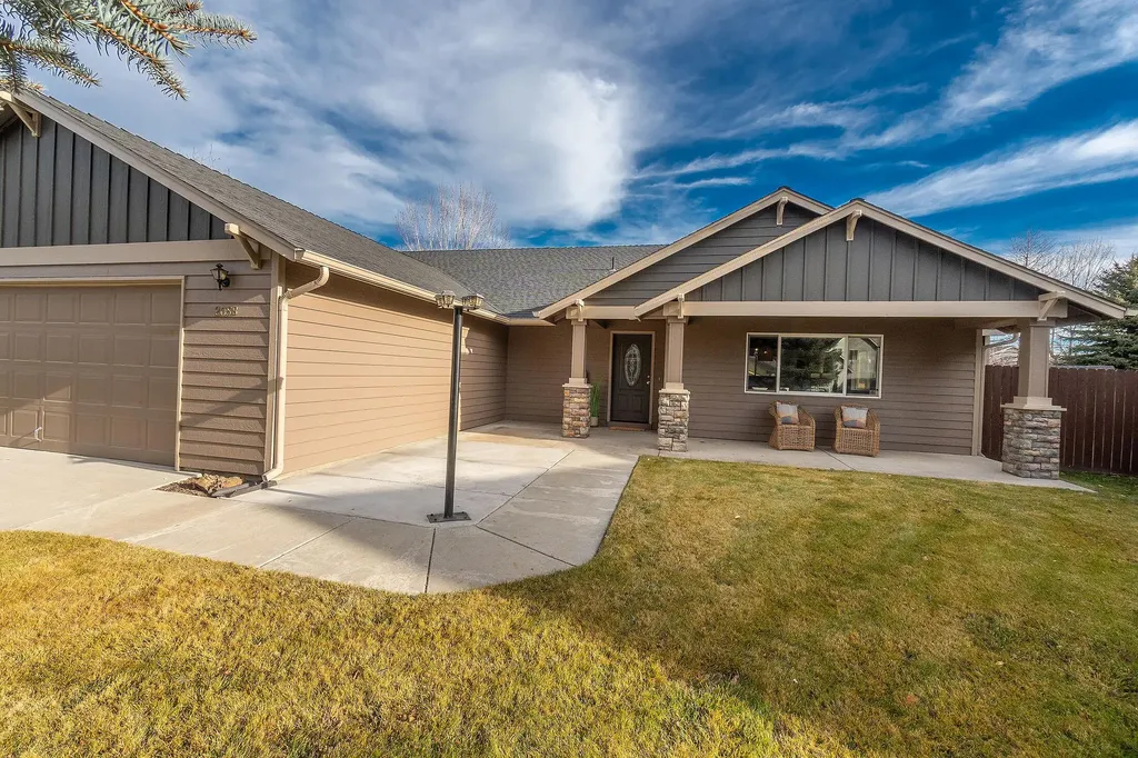 2058 NW 21st Court Redmond OR 97756