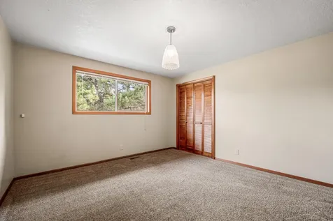 62255 Wallace Road Bend OR 97701