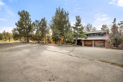 62255 Wallace Road Bend OR 97701