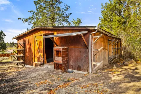 62255 Wallace Road Bend OR 97701