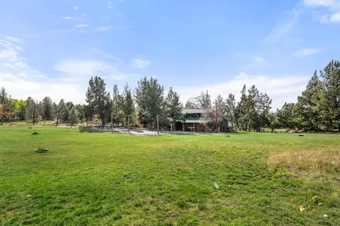 62255 Wallace Road Bend OR 97701