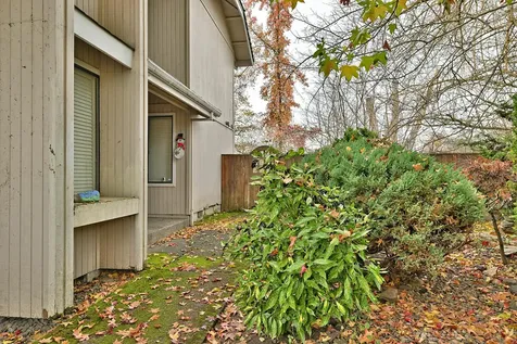 156 Purdue Lane Medford OR 97504