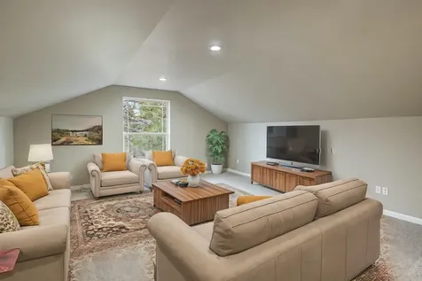 21389 Oakview Drive Bend OR 97701