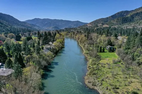 8720 Rogue River Highway Grants Pass OR 97527