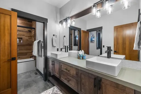 61196 Bachelor View Road Bend OR 97702