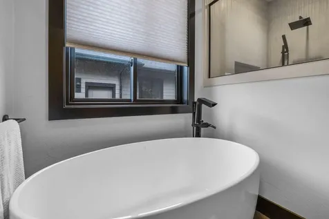 61196 Bachelor View Road Bend OR 97702