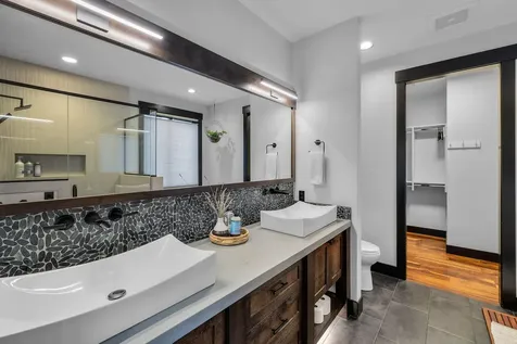 61196 Bachelor View Road Bend OR 97702