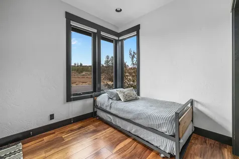 61196 Bachelor View Road Bend OR 97702