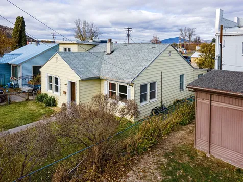 945 NW 2nd Street Prineville OR 97754