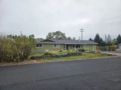 1472 SW Canyon Drive Redmond OR 97756