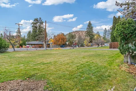 909 NE Franklin Avenue Bend OR 97701