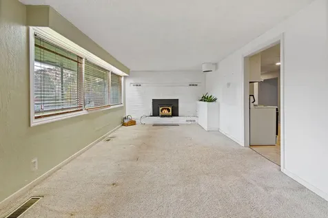 909 NE Franklin Avenue Bend OR 97701