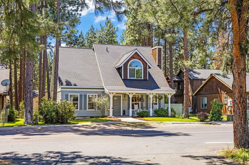 1021 E Cascade Avenue Sisters OR 97759
