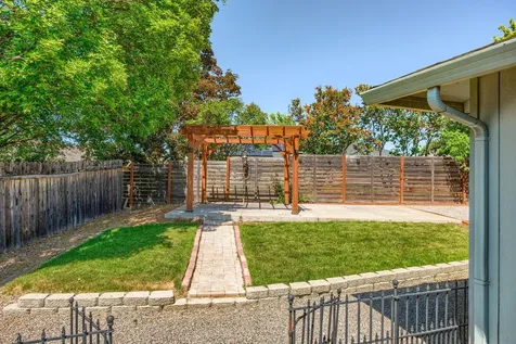 1181 Easthills Court Medford OR 97504