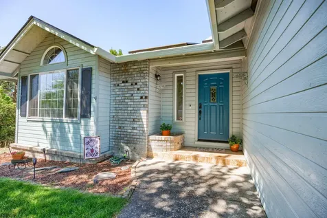 1181 Easthills Court Medford OR 97504