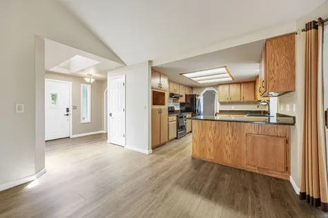 1181 Easthills Court Medford OR 97504