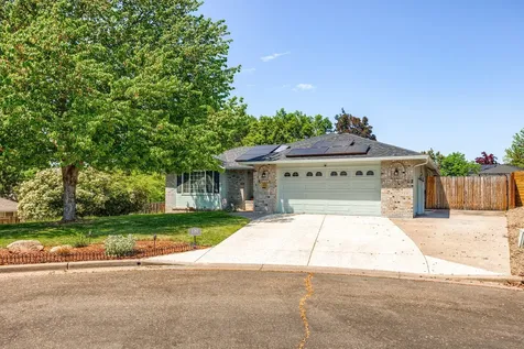 1181 Easthills Court Medford OR 97504