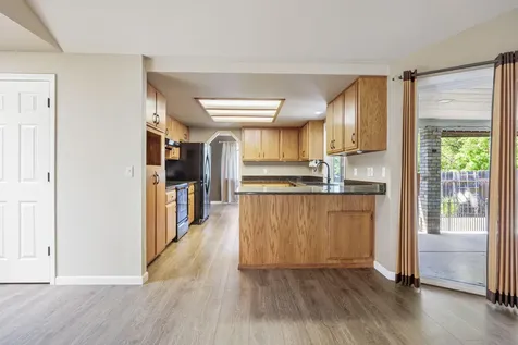 1181 Easthills Court Medford OR 97504