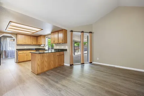 1181 Easthills Court Medford OR 97504