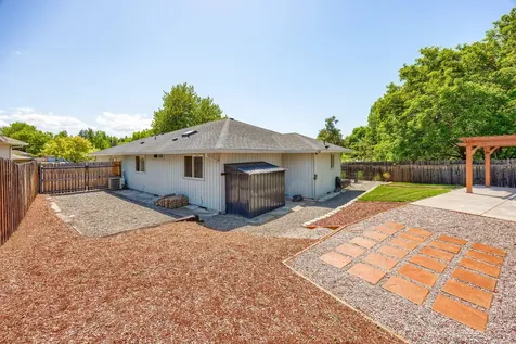 1181 Easthills Court Medford OR 97504