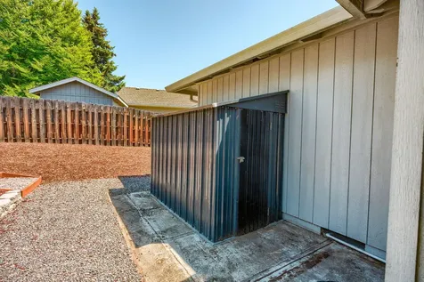 1181 Easthills Court Medford OR 97504