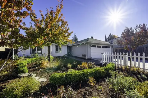 772 Jaquelyn Street Ashland OR 97520