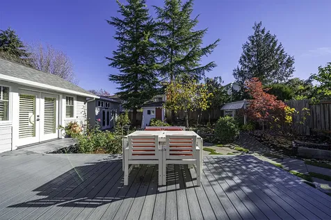 772 Jaquelyn Street Ashland OR 97520