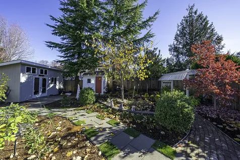 772 Jaquelyn Street Ashland OR 97520