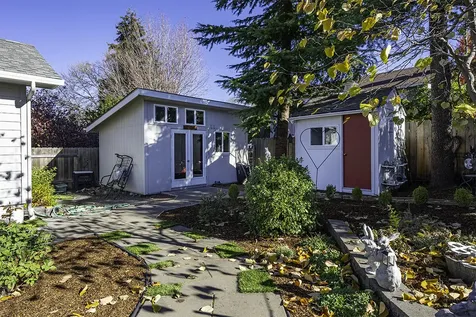 772 Jaquelyn Street Ashland OR 97520