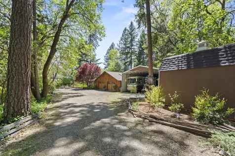 13575 Highway 234 Gold Hill OR 97525