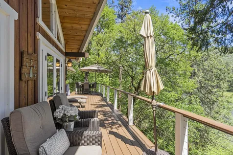 13575 Highway 234 Gold Hill OR 97525