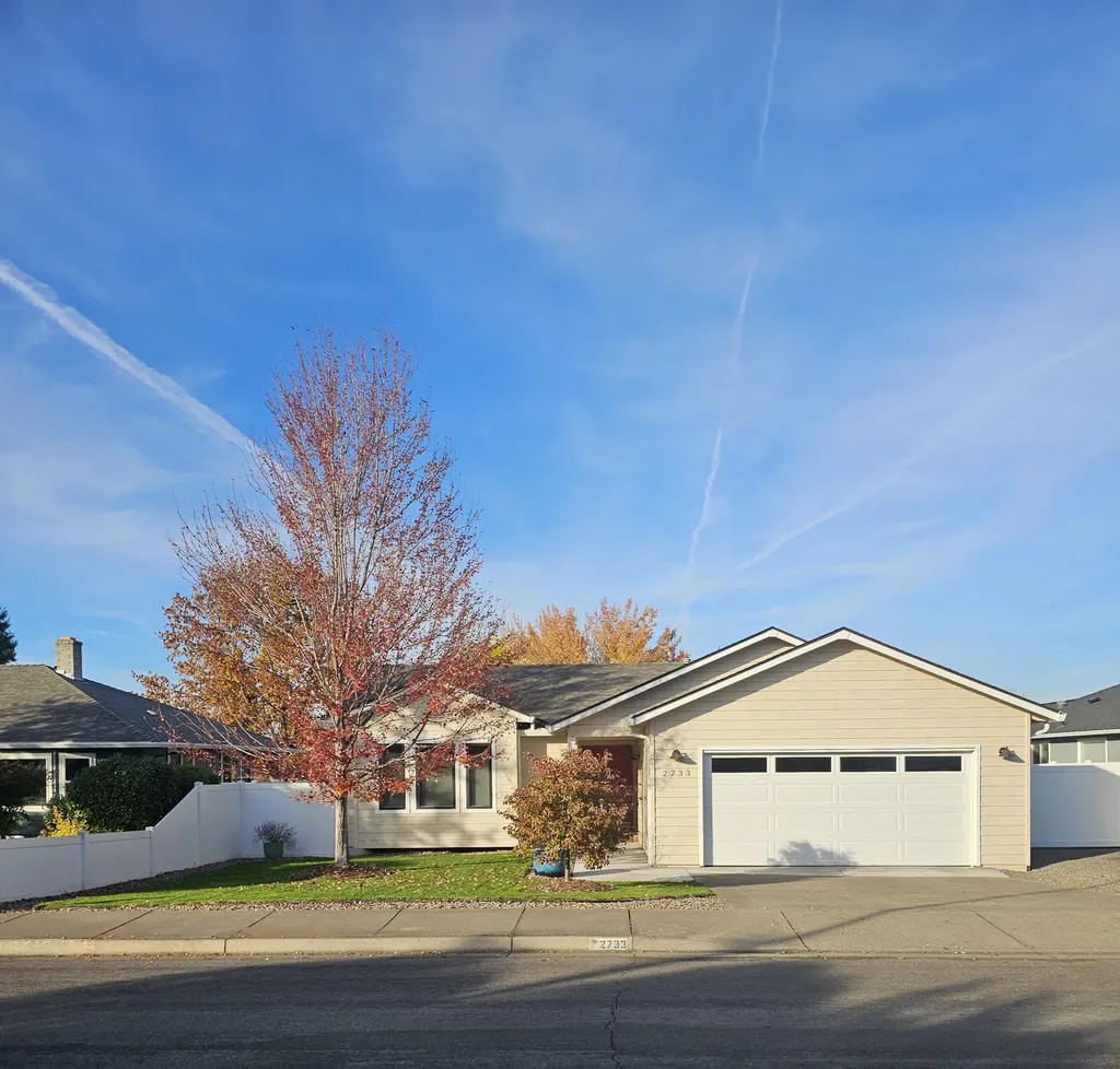 2733 Juanita Avenue Medford OR 97504