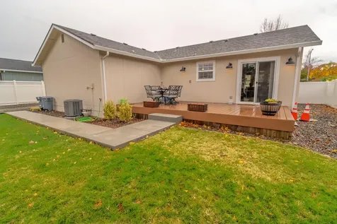 2733 Juanita Avenue Medford OR 97504