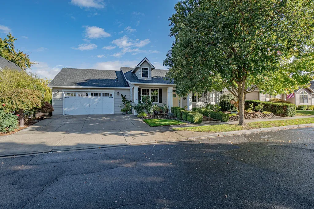 642 Red Oak Street Central Point OR 97502