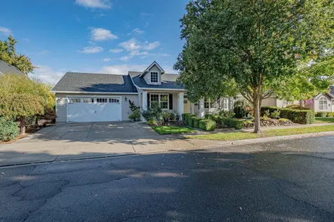 642 Red Oak Street Central Point OR 97502